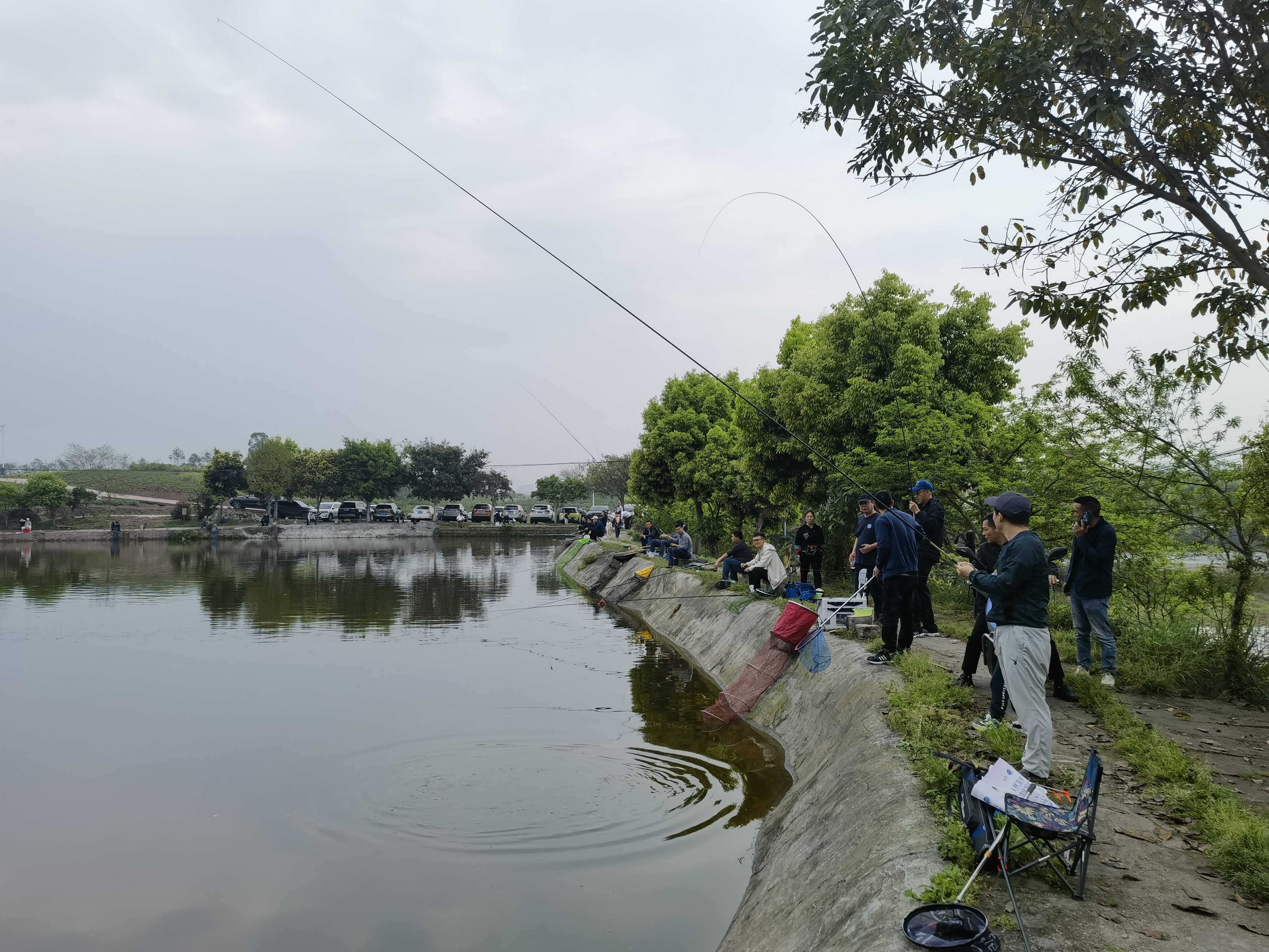 钓鱼比赛照片2.jpg 钓鱼比赛照片2.jpg